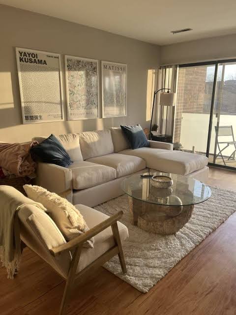 Example of a good sublease listing photo